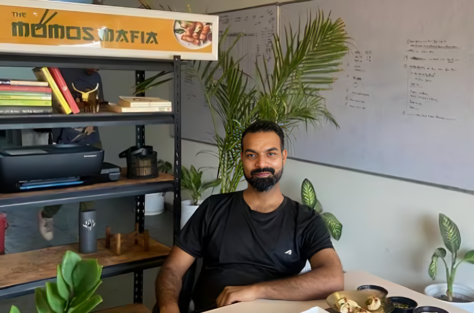 Saket Saurabh left a high-paying corporate job of ₹50 lakhs to start a momo cart, and gained ₹5 crore revenue in 2 years
